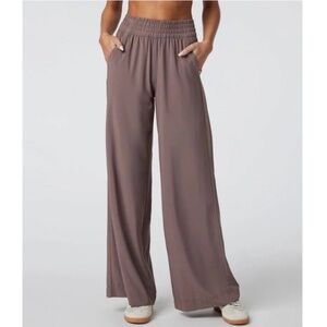 Vuori Wide Leg Villa Chocolate color brown Pants Small Regular